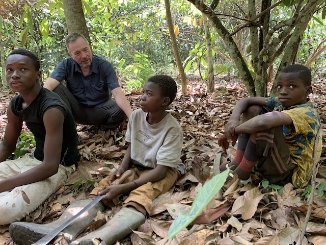 Terry Collingsworth speaking to trafficked children in the Ivory Coast, International Rights Advocates, 2019